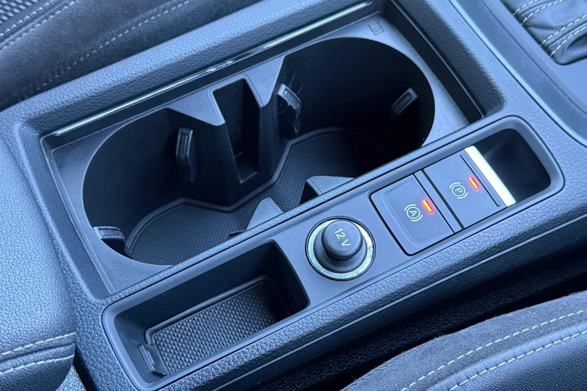 Audi Q3 thumbnail image number 35