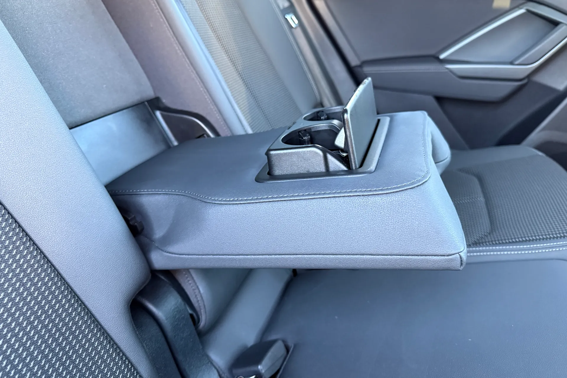 Audi Q3 thumbnail image number 41