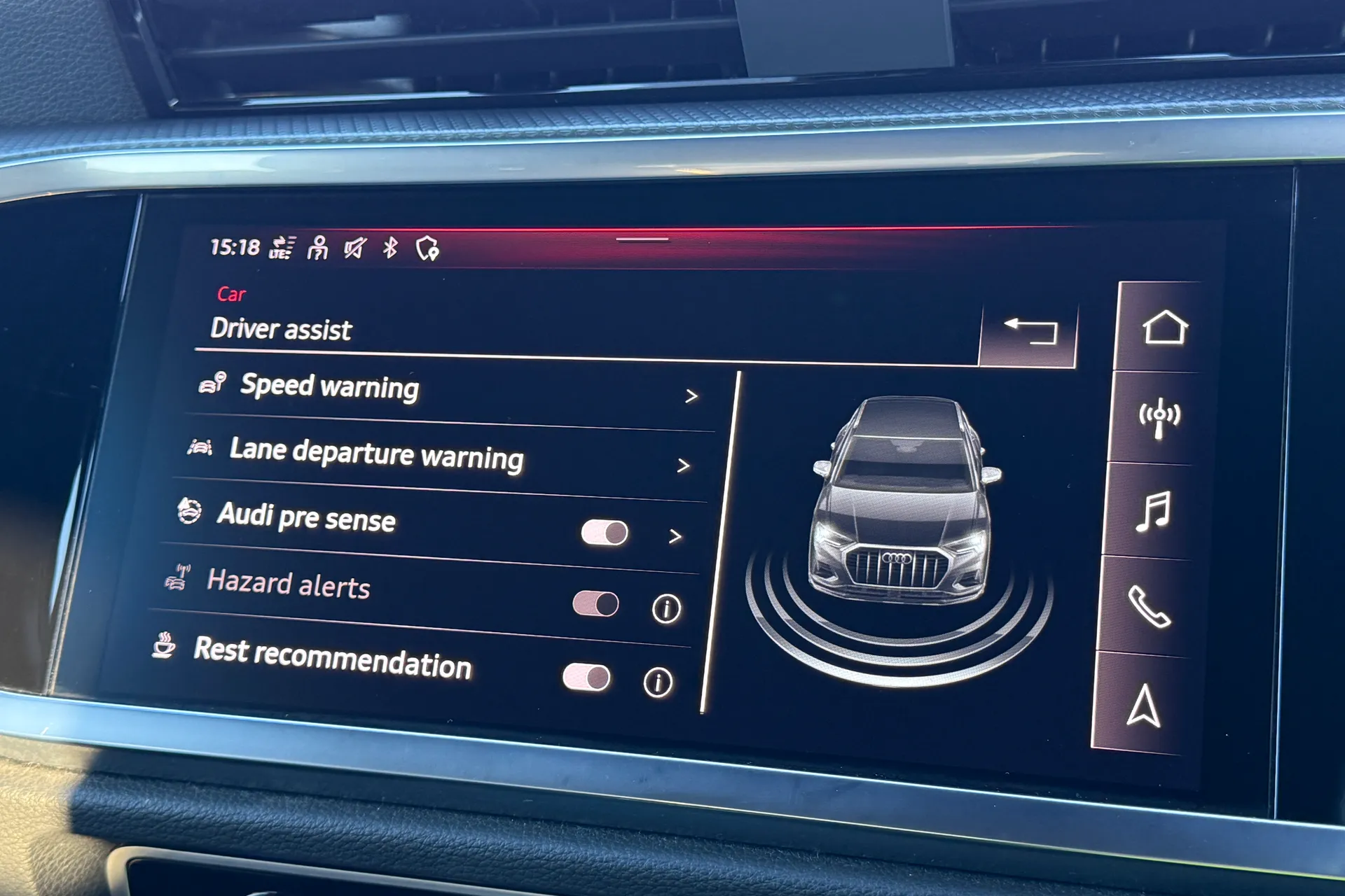 Audi Q3 thumbnail image number 9