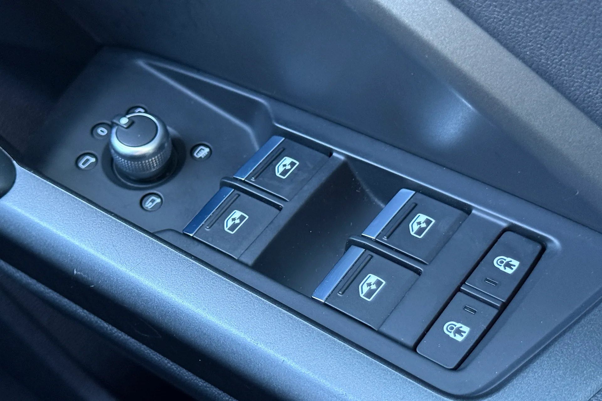 Audi Q3 thumbnail image number 16