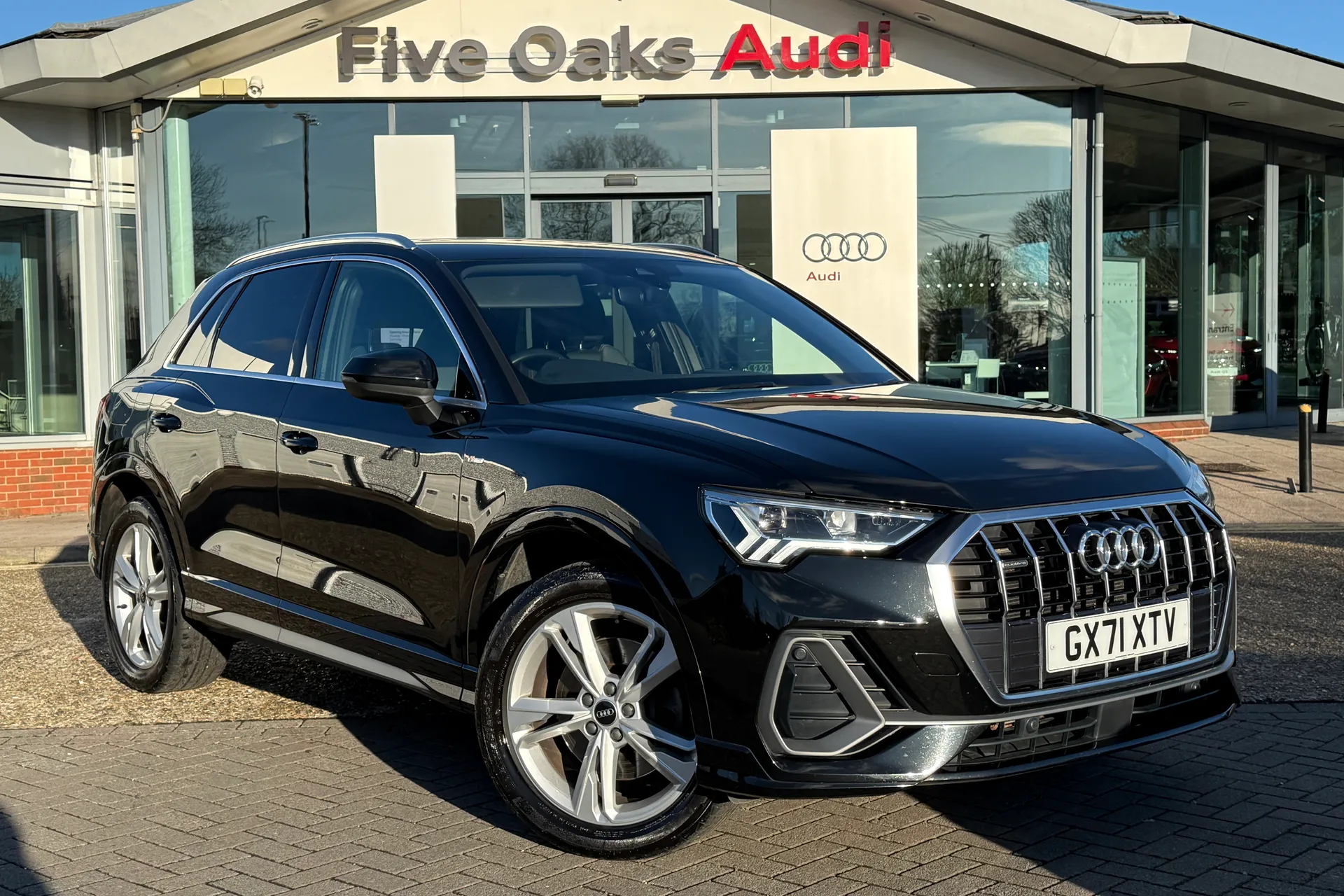 Audi Q3 focused image