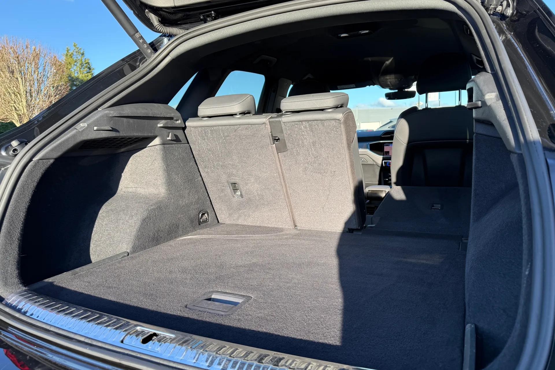 Audi Q3 thumbnail image number 31