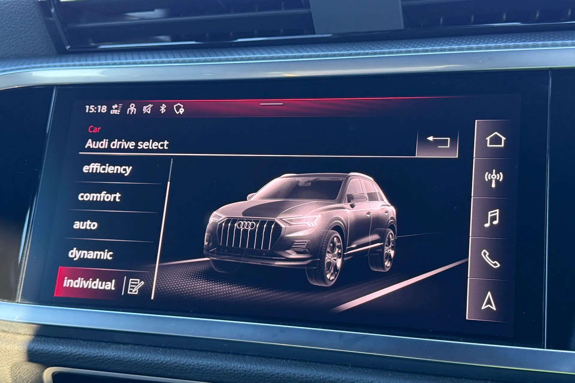 Audi Q3 thumbnail image number 8