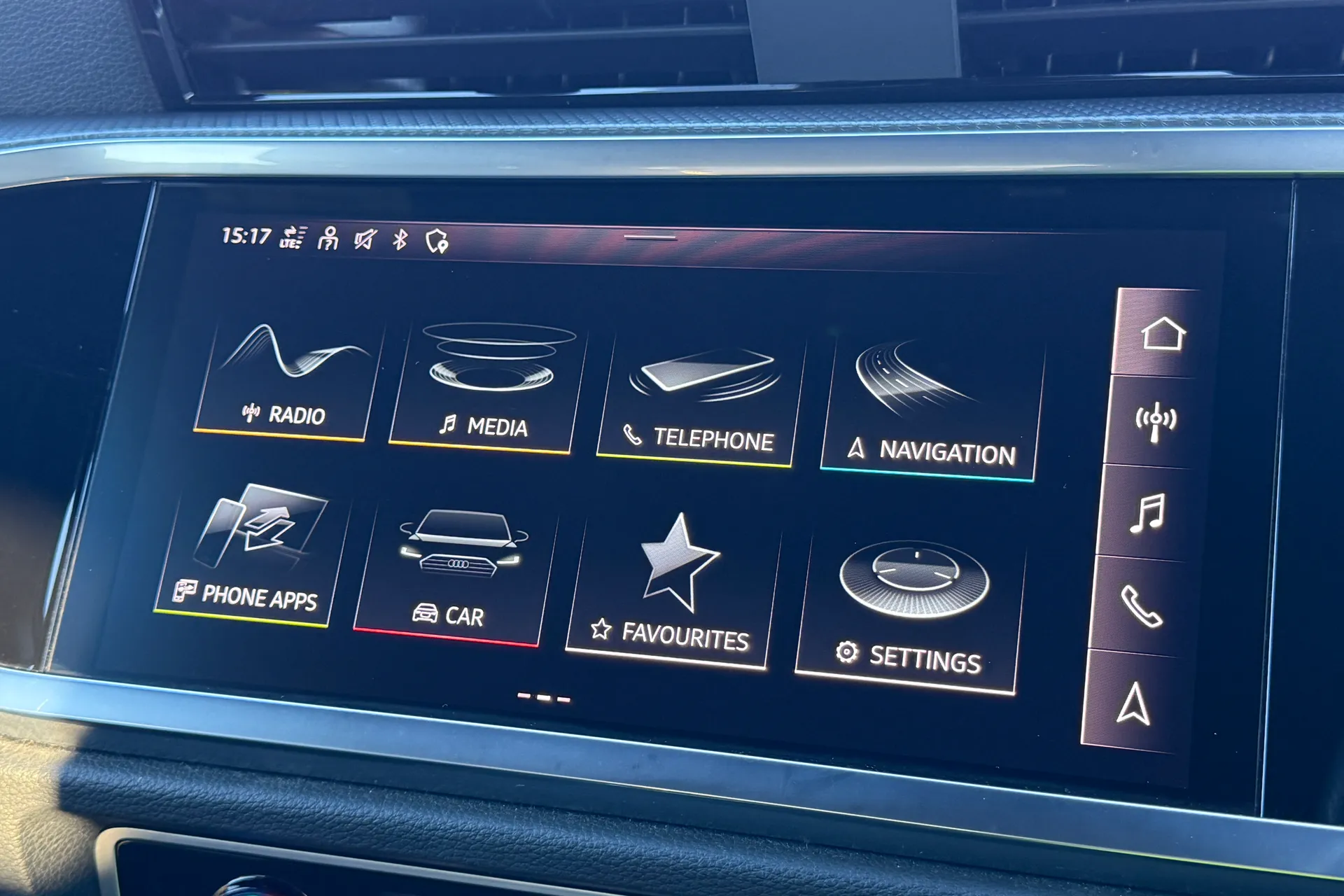 Audi Q3 thumbnail image number 11