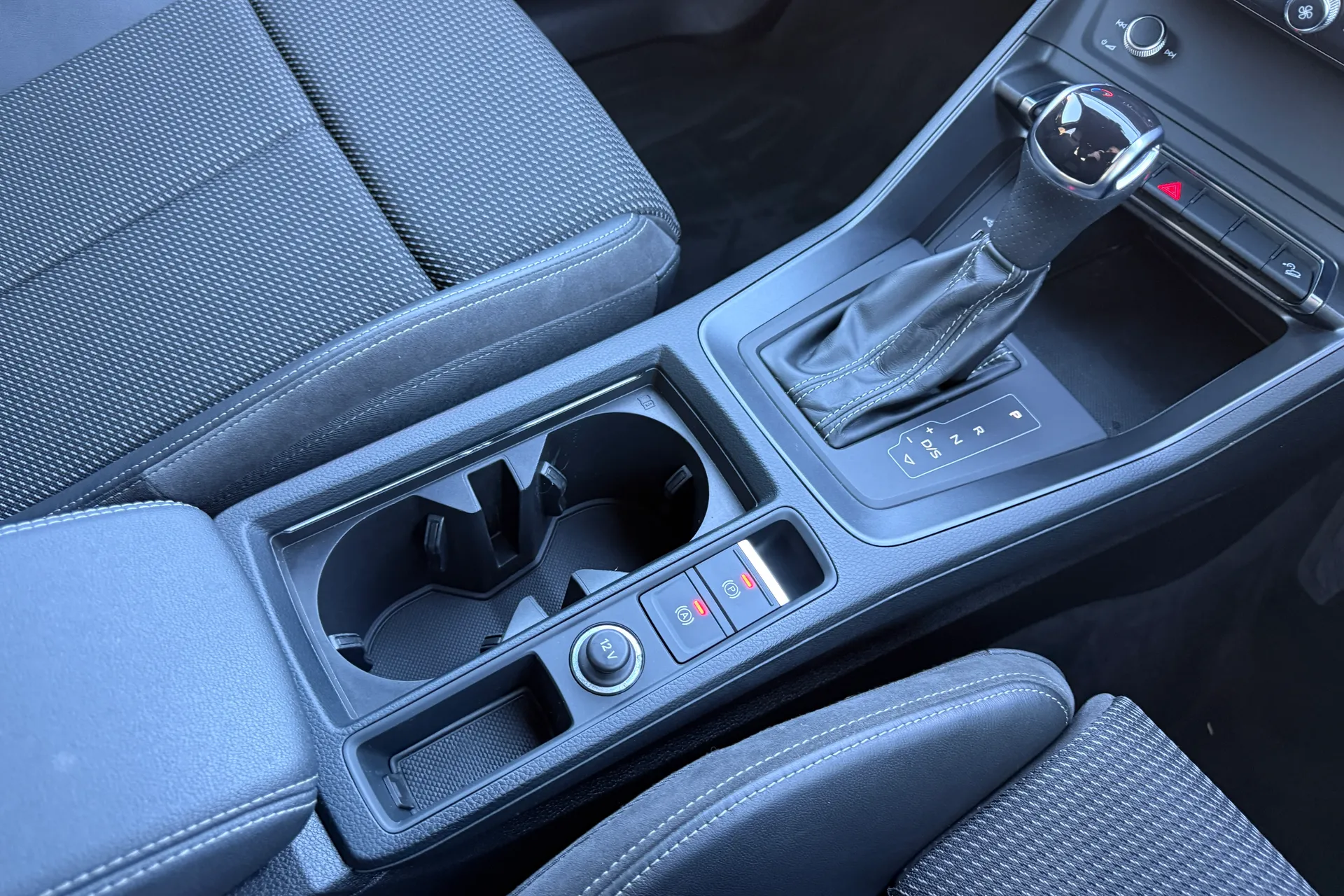 Audi Q3 thumbnail image number 36