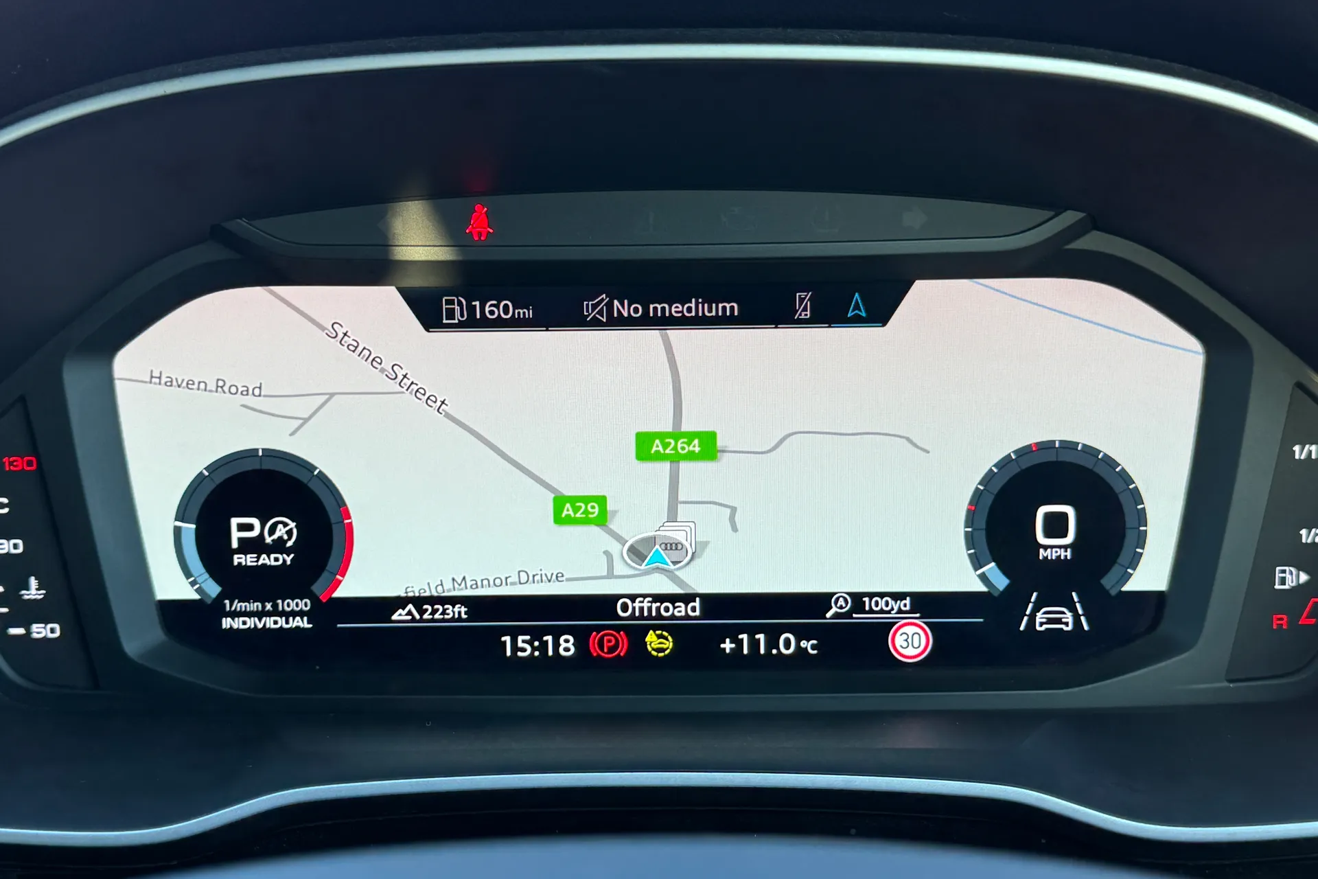 Audi Q3 thumbnail image number 12