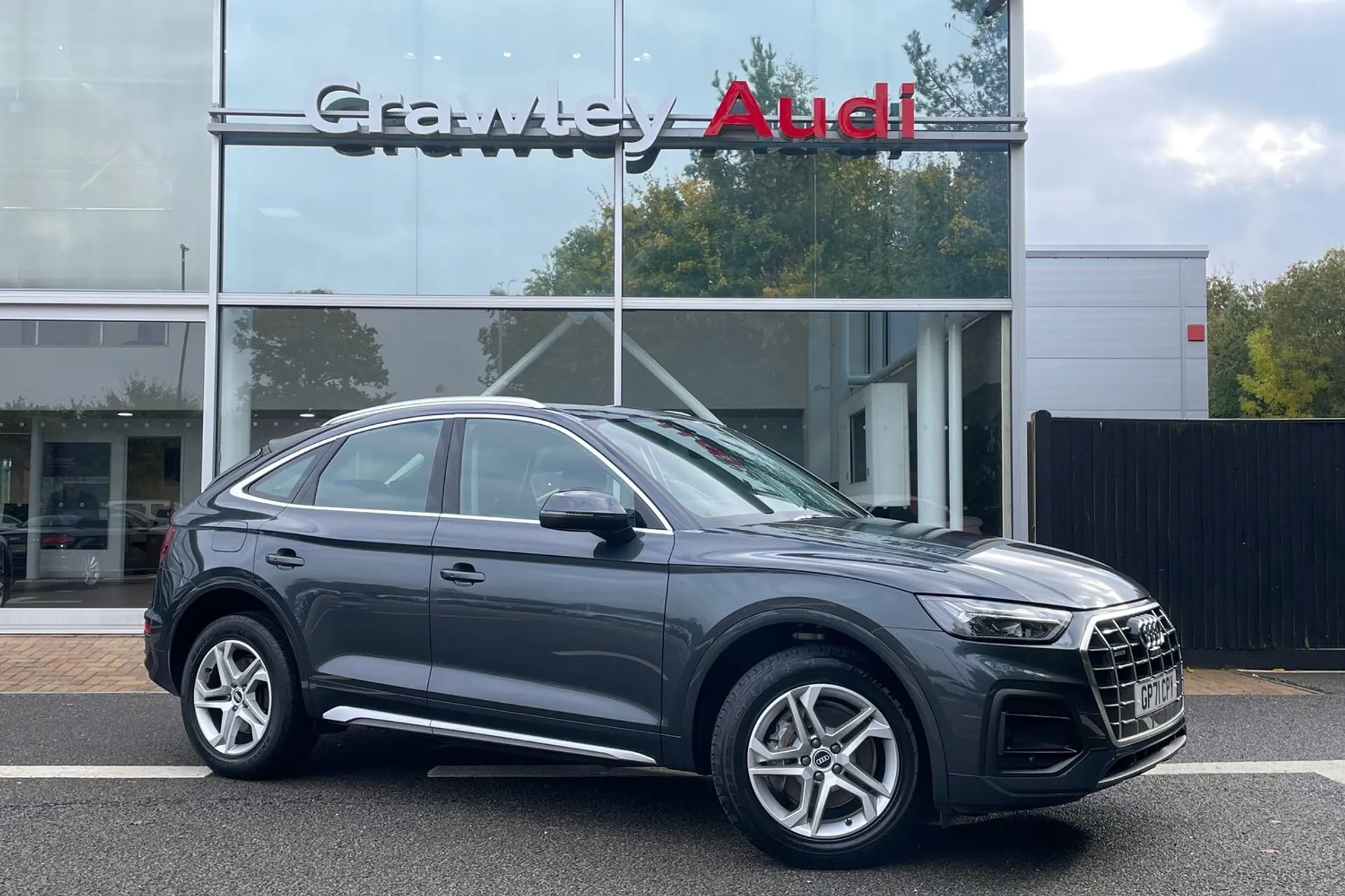 Audi Q5 focused image