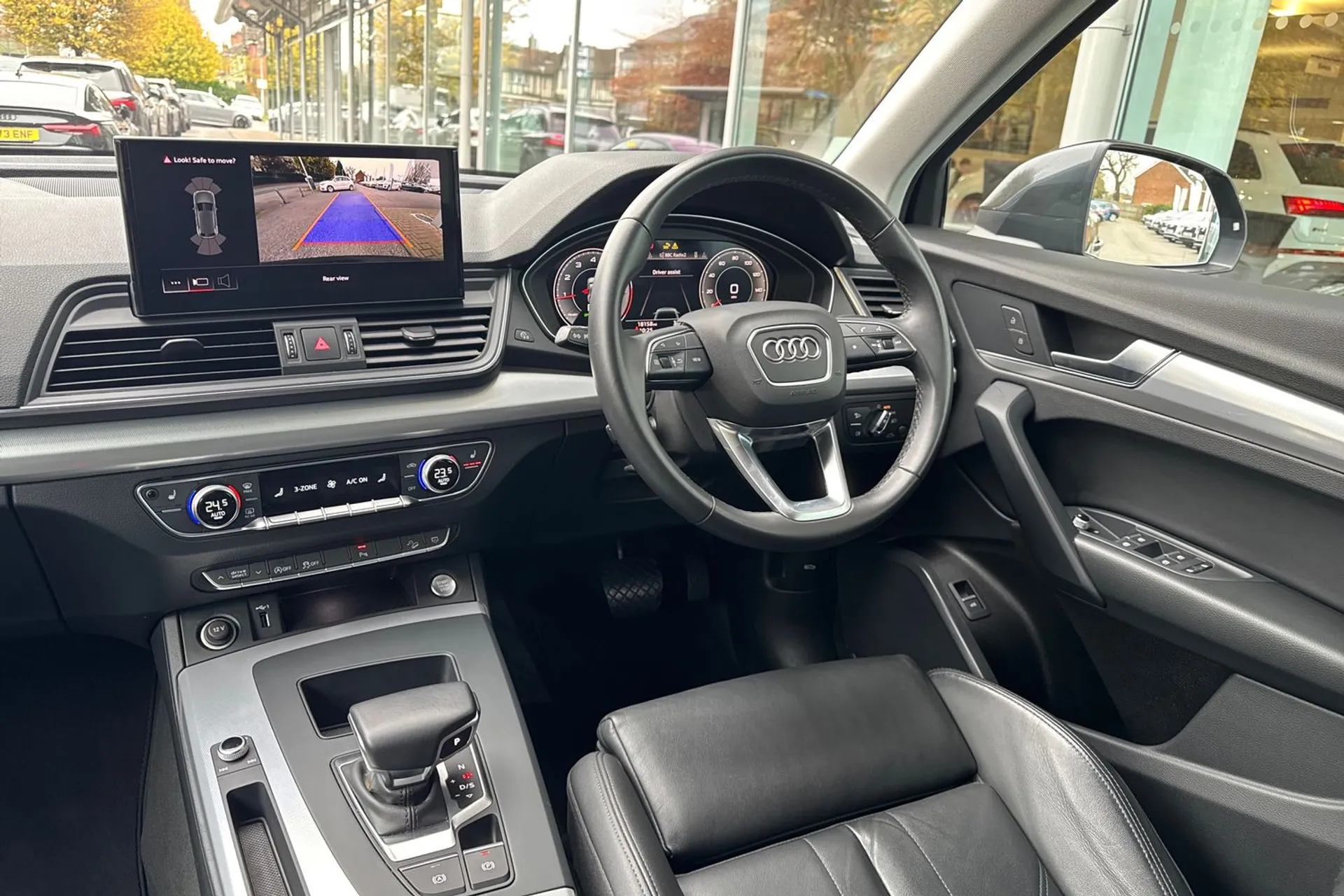 Audi Q5 thumbnail image number 32