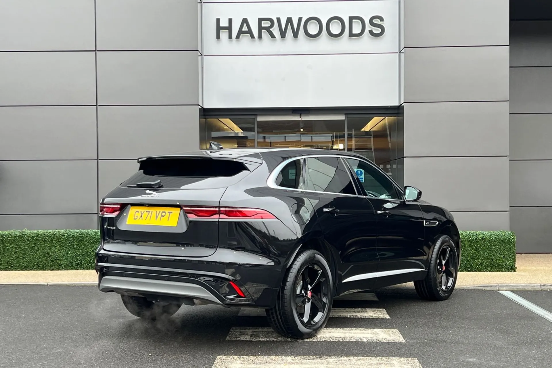 Jaguar F-PACE thumbnail image number 5