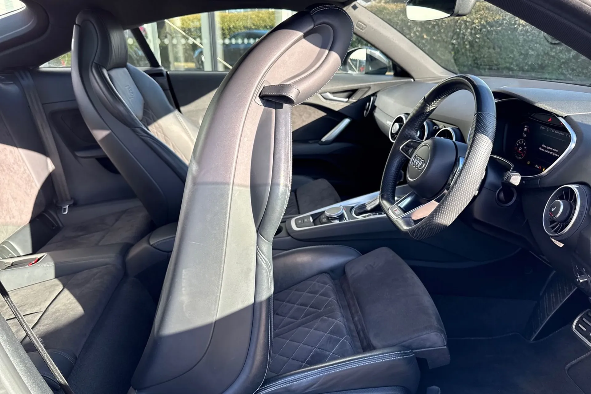 Audi TT thumbnail image number 28