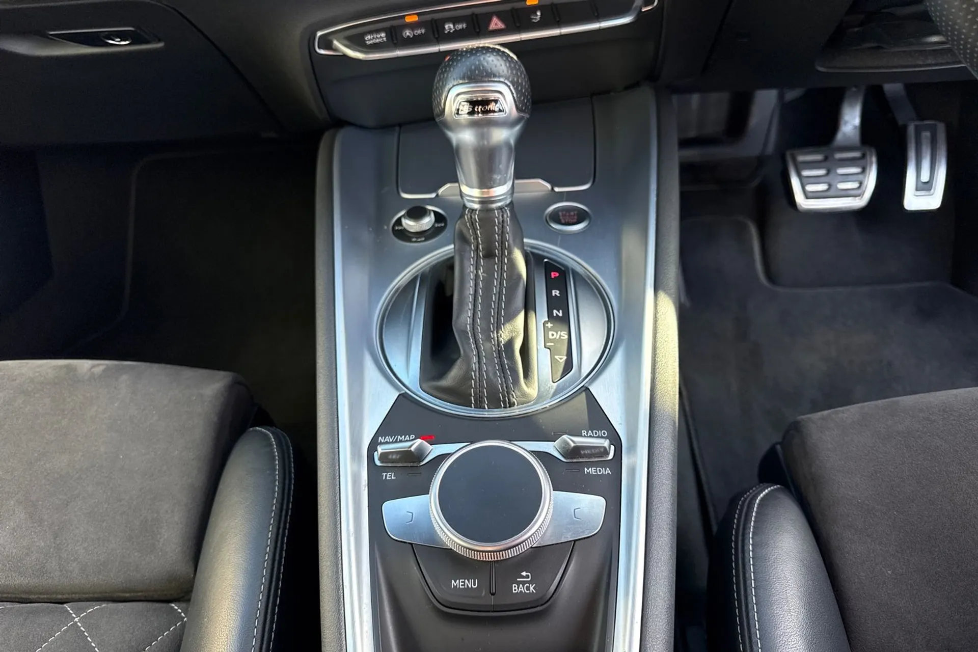 Audi TT thumbnail image number 42