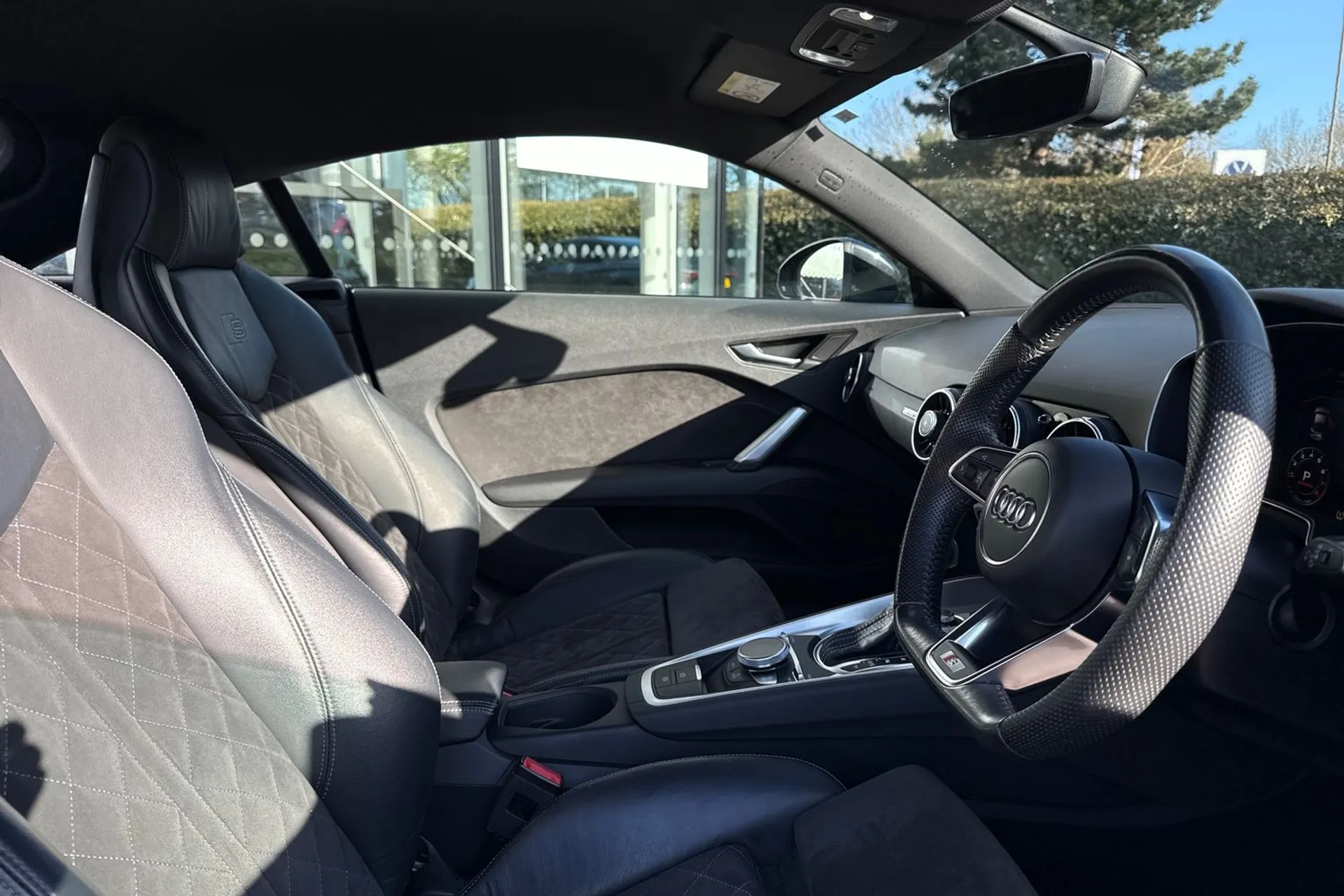 Audi TT thumbnail image number 36