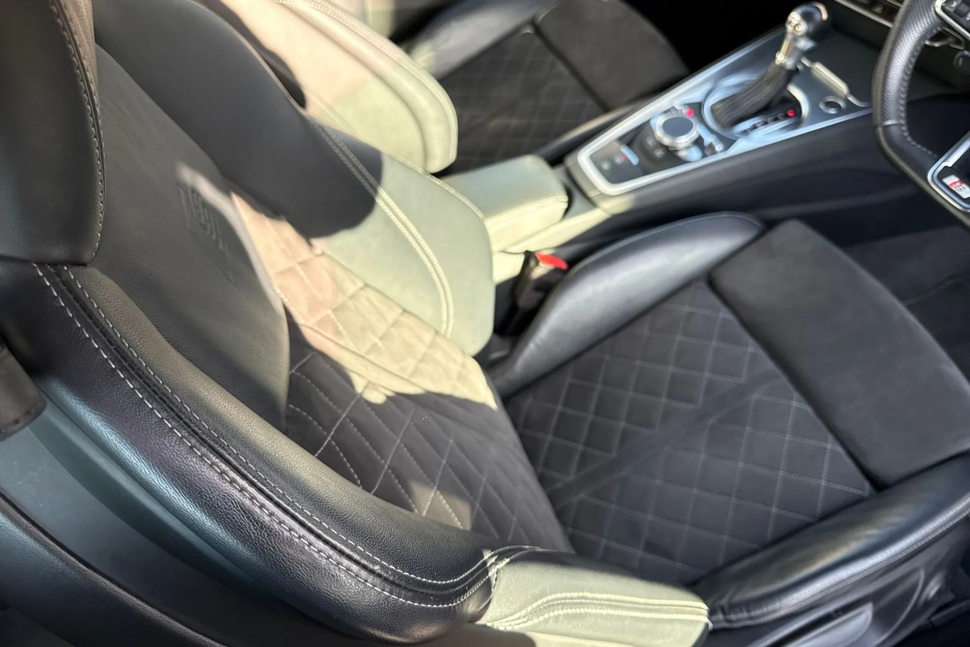 Audi TT thumbnail image number 41