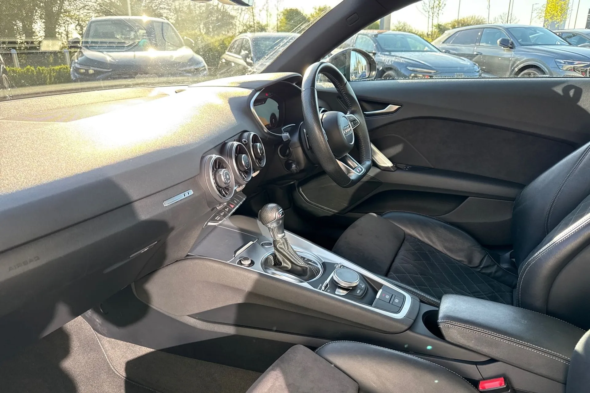 Audi TT thumbnail image number 13