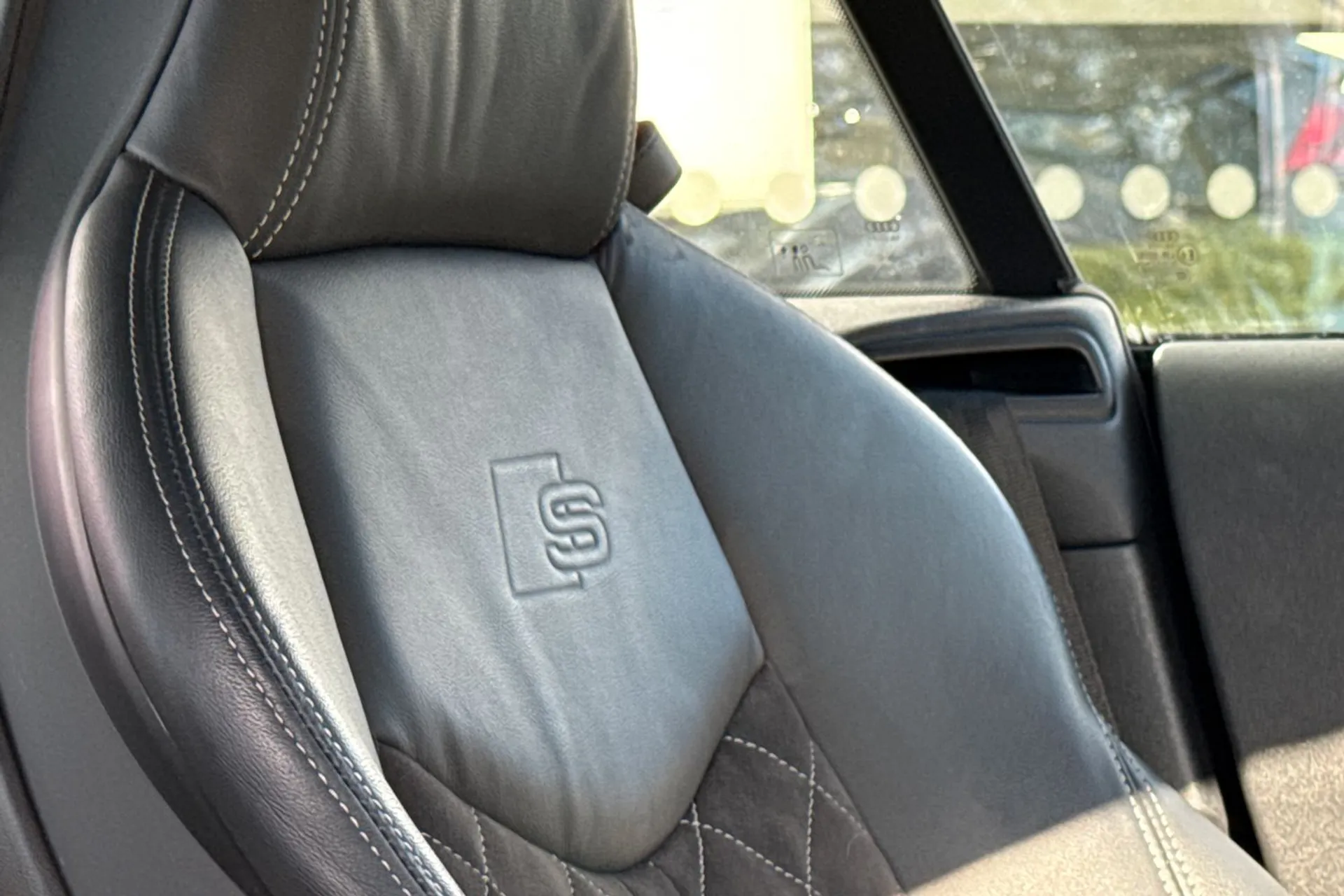 Audi TT thumbnail image number 22