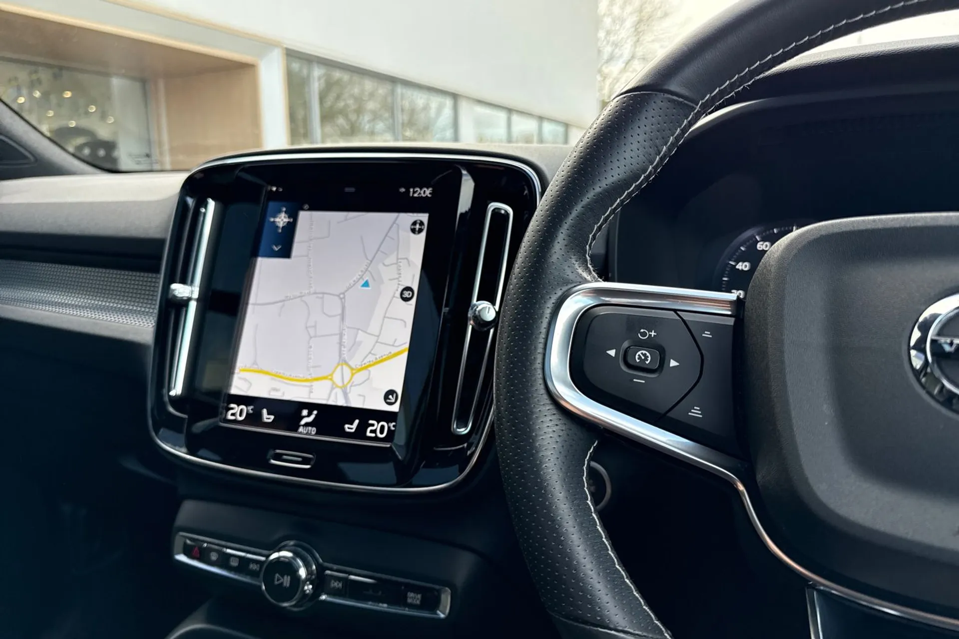 Volvo XC40 thumbnail image number 36