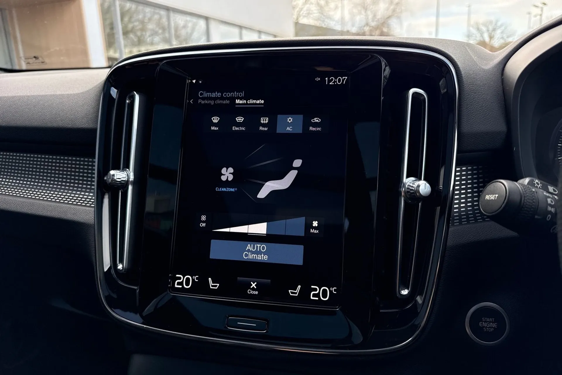 Volvo XC40 thumbnail image number 39