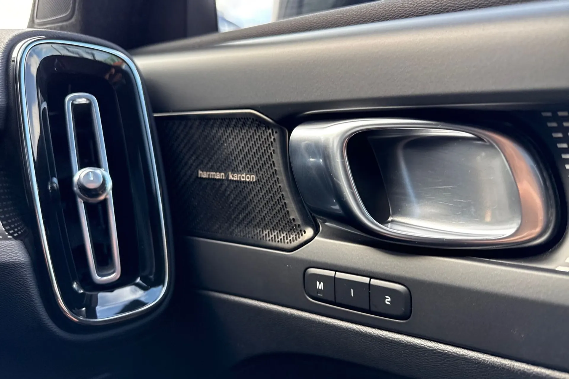 Volvo XC40 thumbnail image number 42