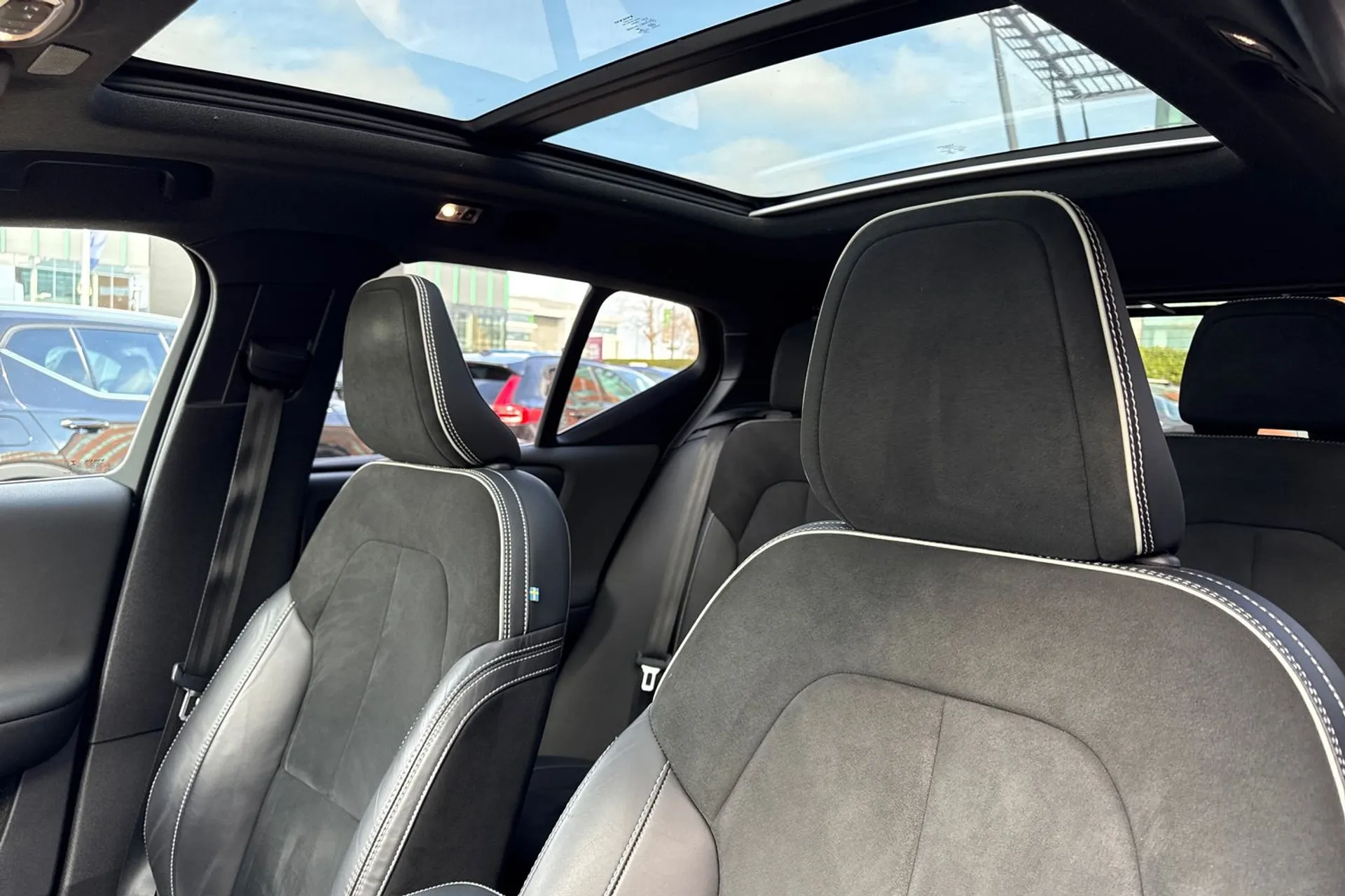 Volvo XC40 thumbnail image number 29