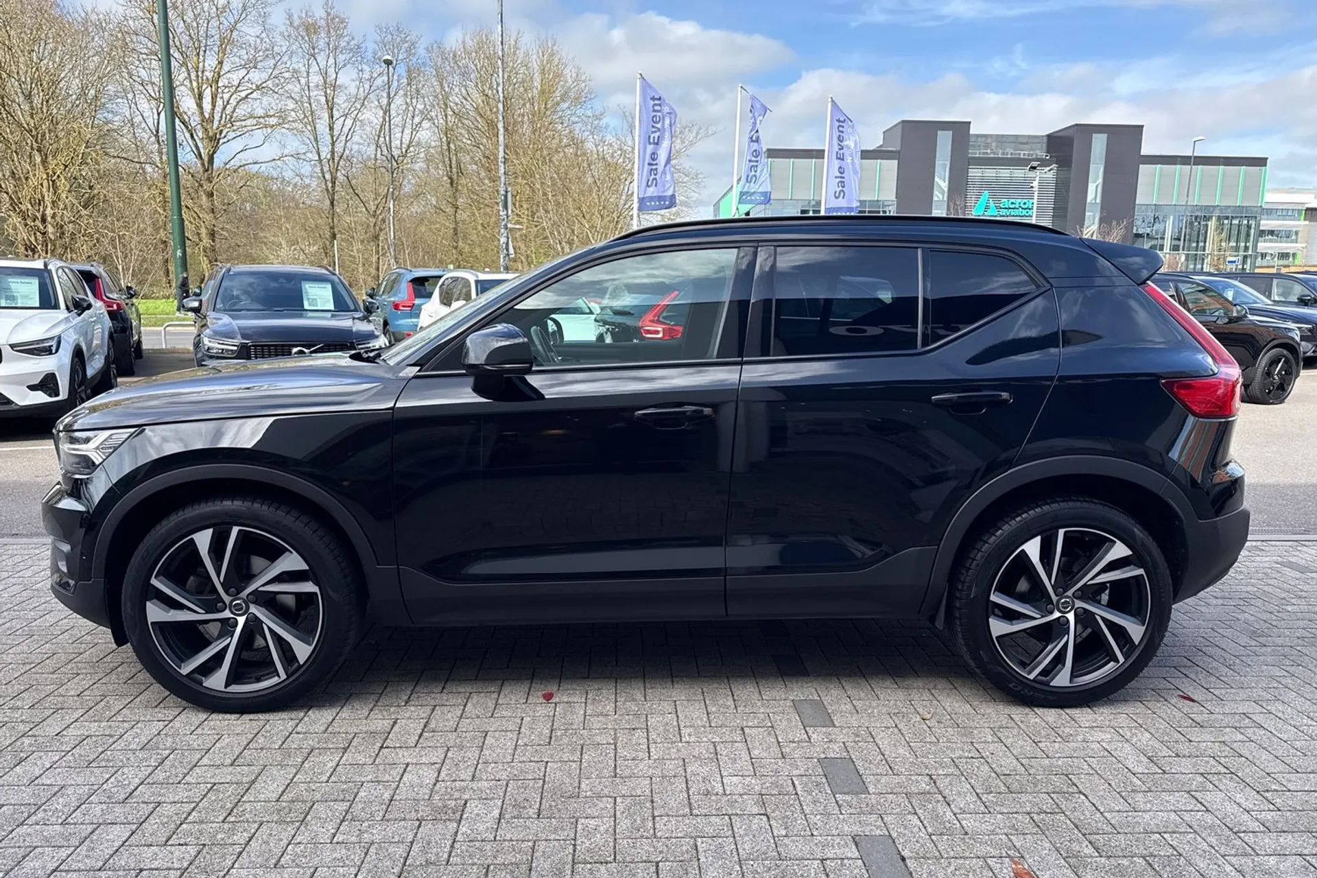 Volvo XC40 thumbnail image number 11