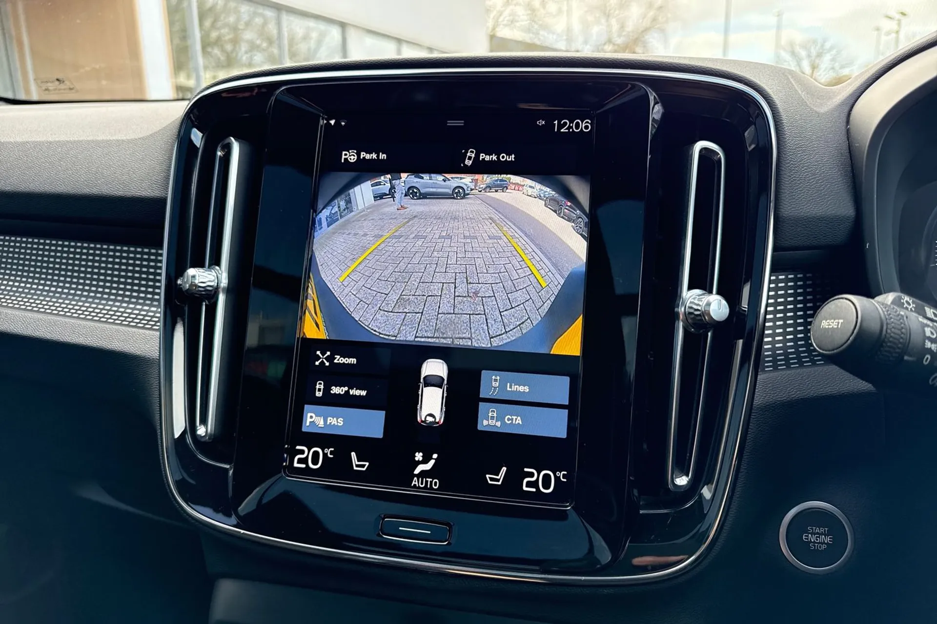 Volvo XC40 thumbnail image number 38