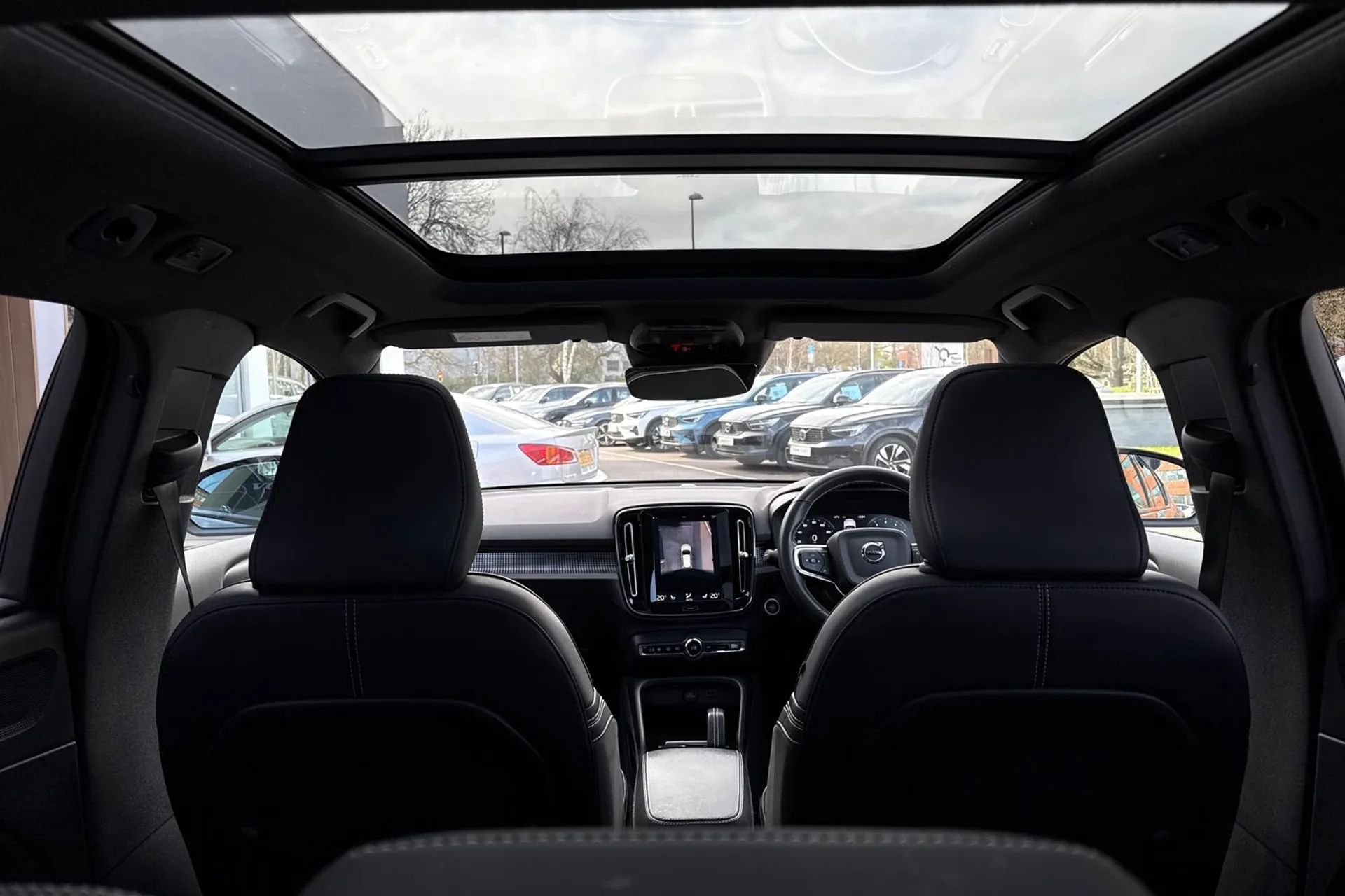 Volvo XC40 thumbnail image number 22