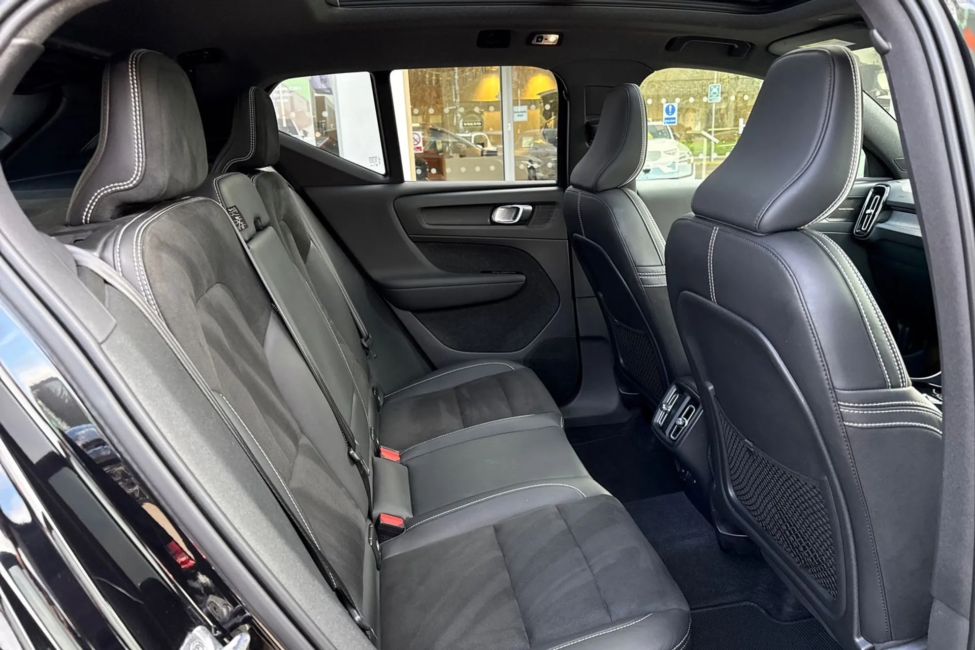 Volvo XC40 thumbnail image number 23