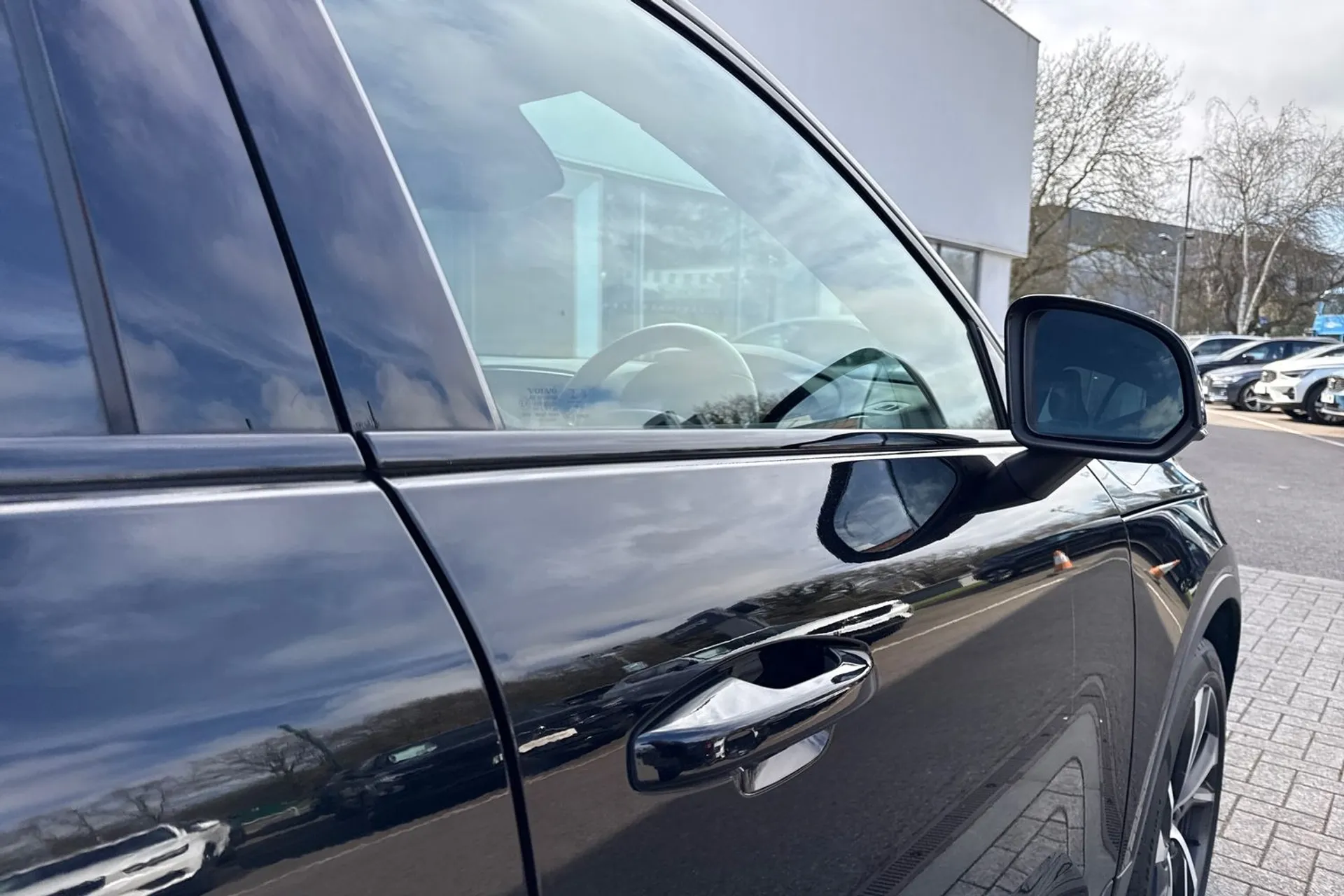 Volvo XC40 thumbnail image number 17