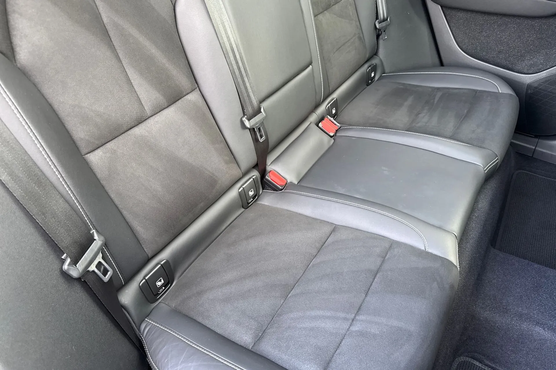 Volvo XC40 thumbnail image number 25