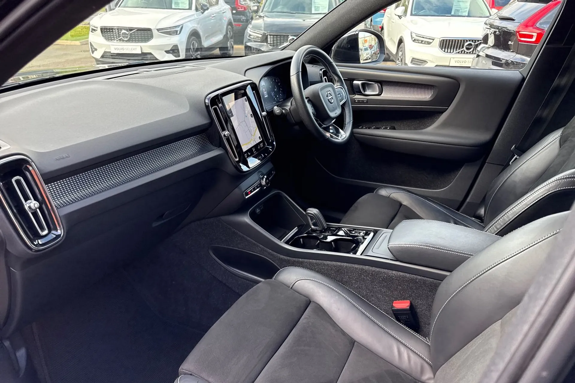 Volvo XC40 thumbnail image number 27