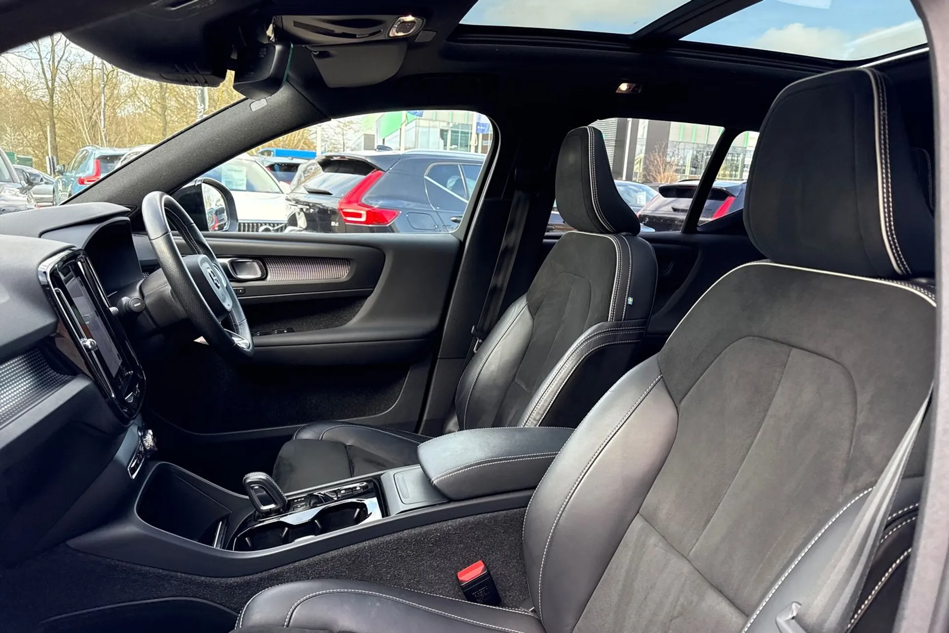 Volvo XC40 thumbnail image number 28