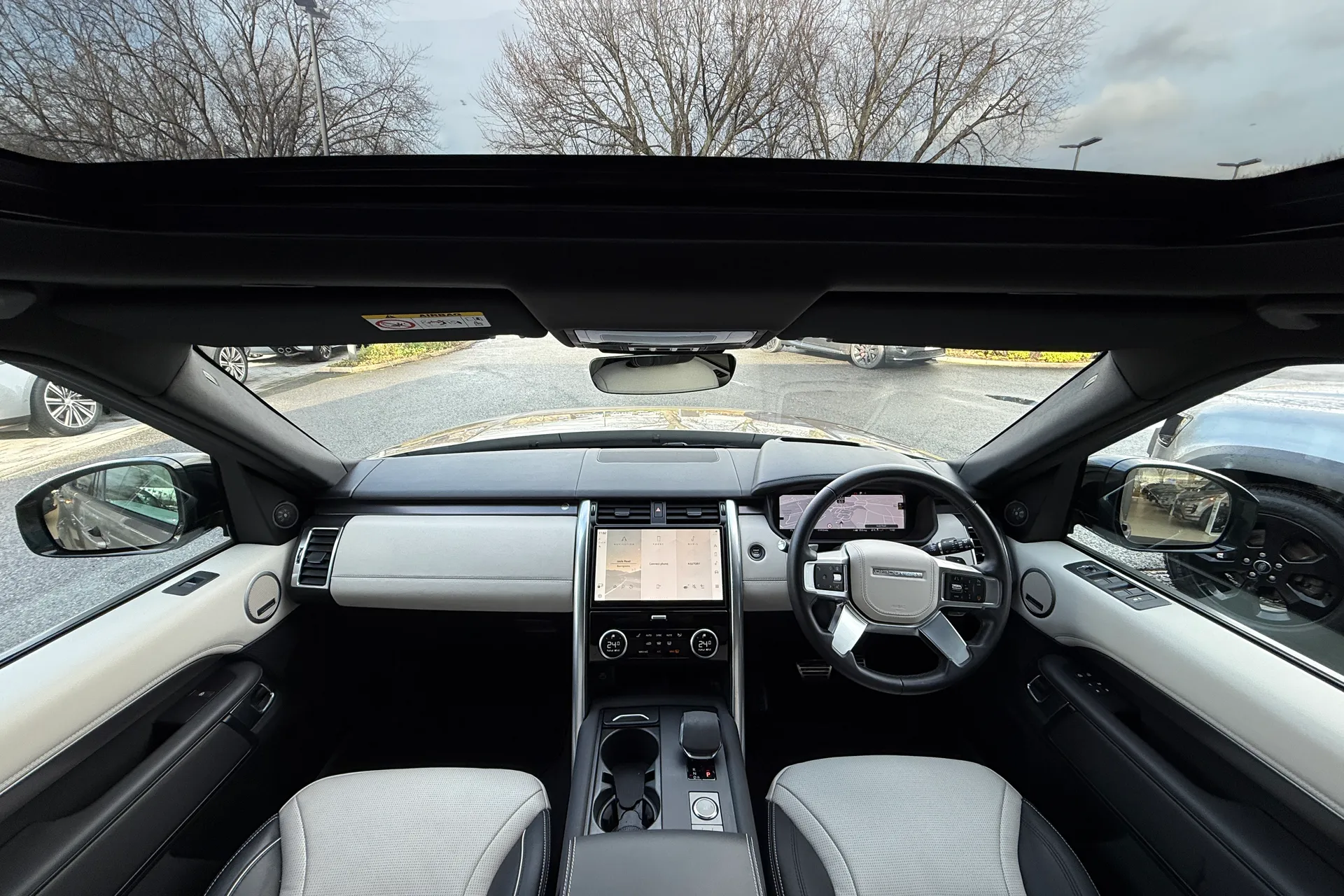 LAND ROVER DISCOVERY thumbnail image number 3