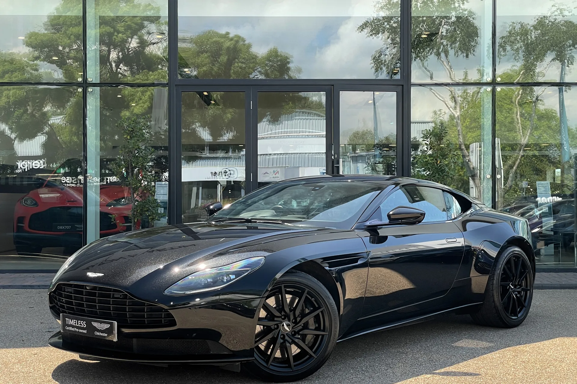 Aston Martin DB11 thumbnail image number 5