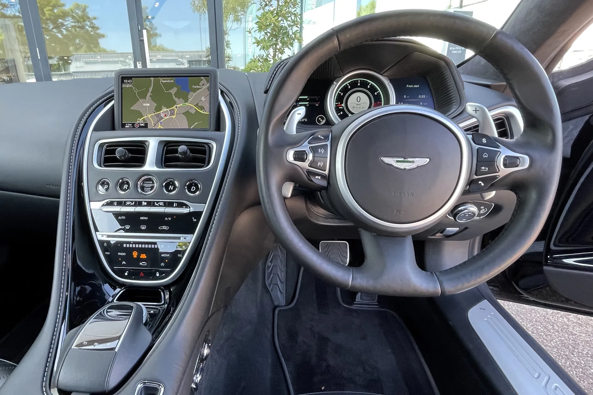 Aston Martin DB11 thumbnail image number 26
