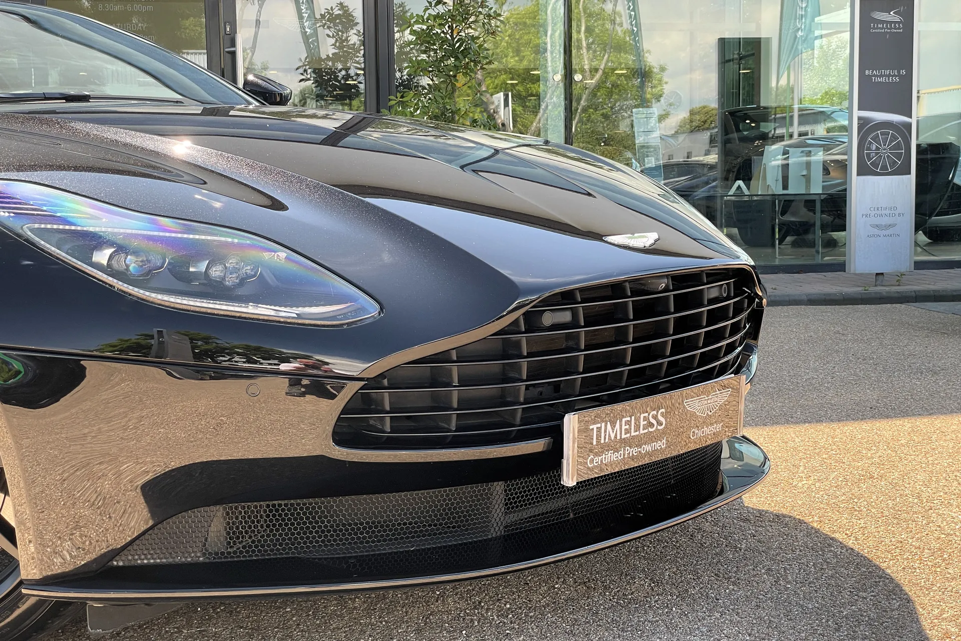 Aston Martin DB11 thumbnail image number 47