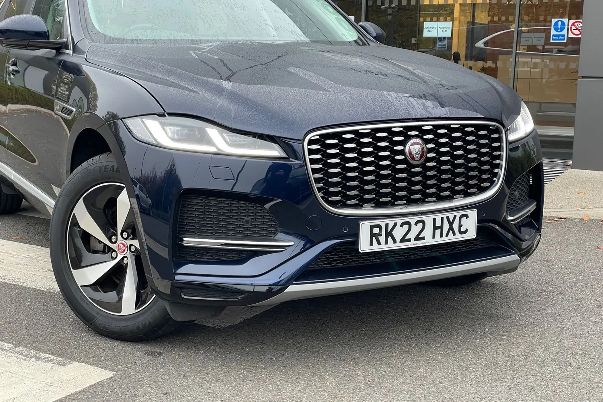 Jaguar F-PACE thumbnail image number 29