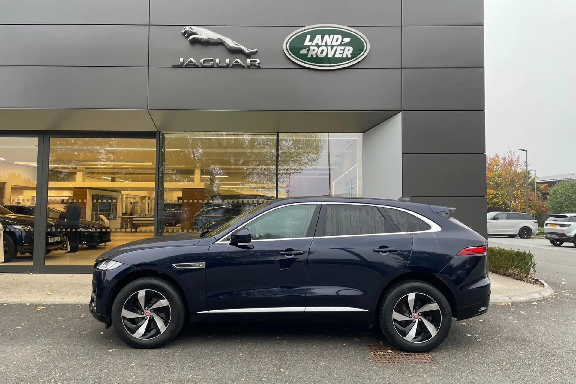 Jaguar F-PACE thumbnail image number 25