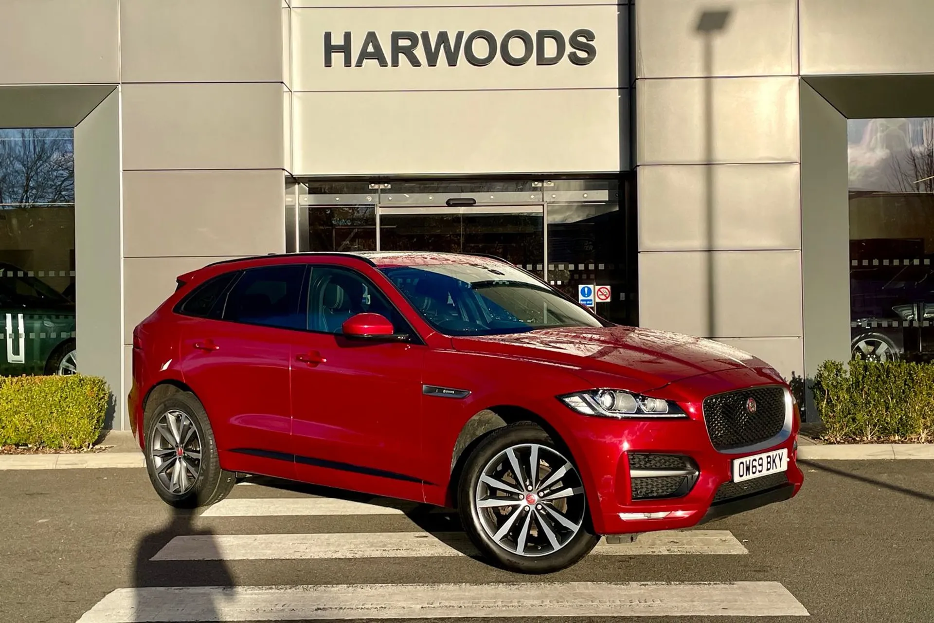 Jaguar F-PACE focused image