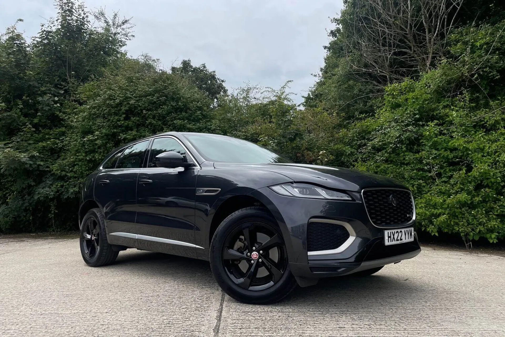 Jaguar F-PACE focused image