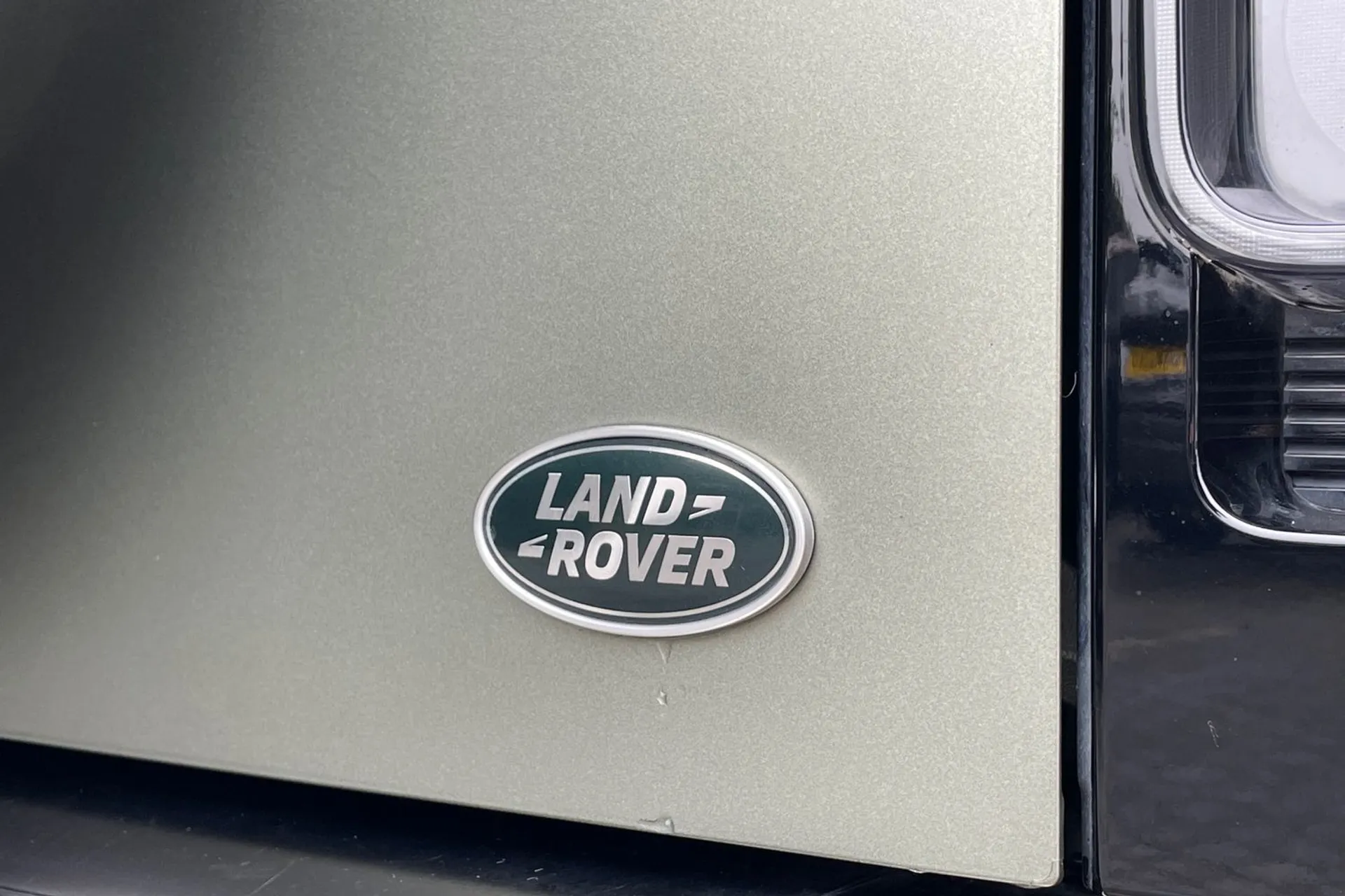 LAND ROVER DEFENDER thumbnail image number 50