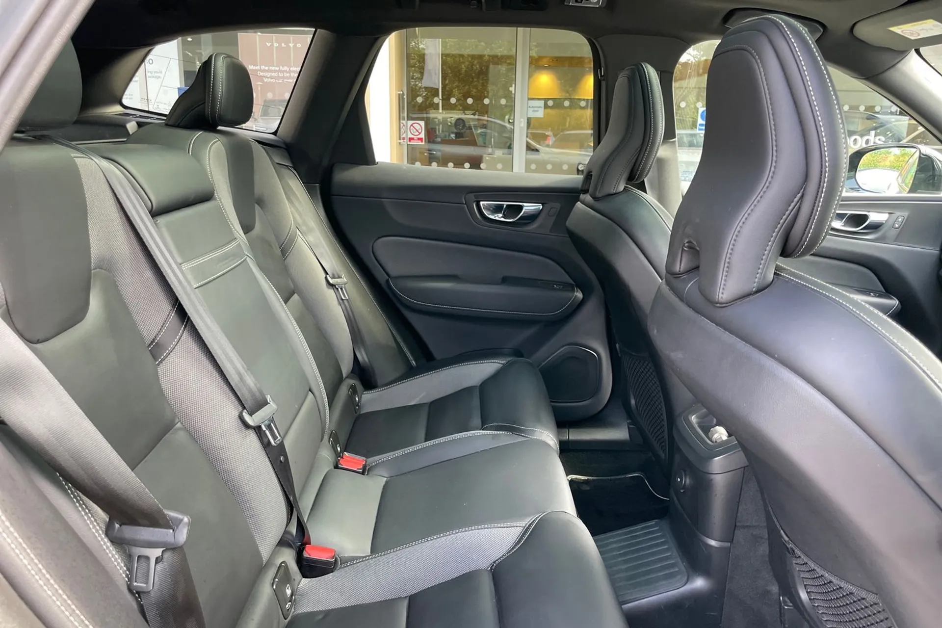 Volvo XC60 thumbnail image number 22