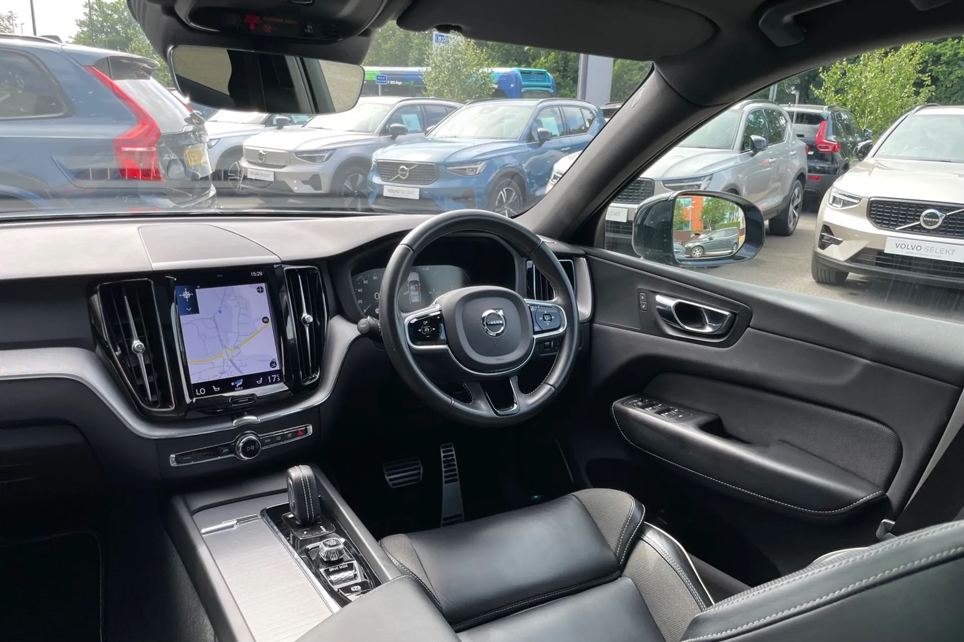 Volvo XC60 thumbnail image number 32