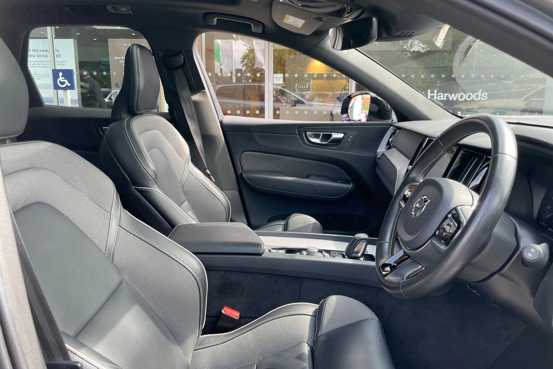 Volvo XC60 thumbnail image number 25