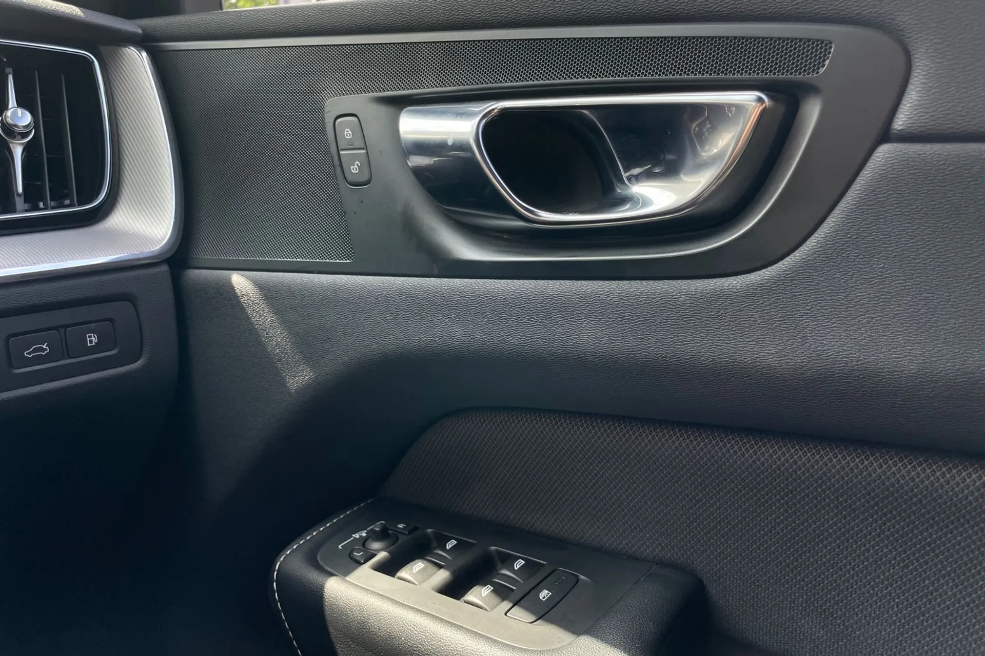Volvo XC60 thumbnail image number 42