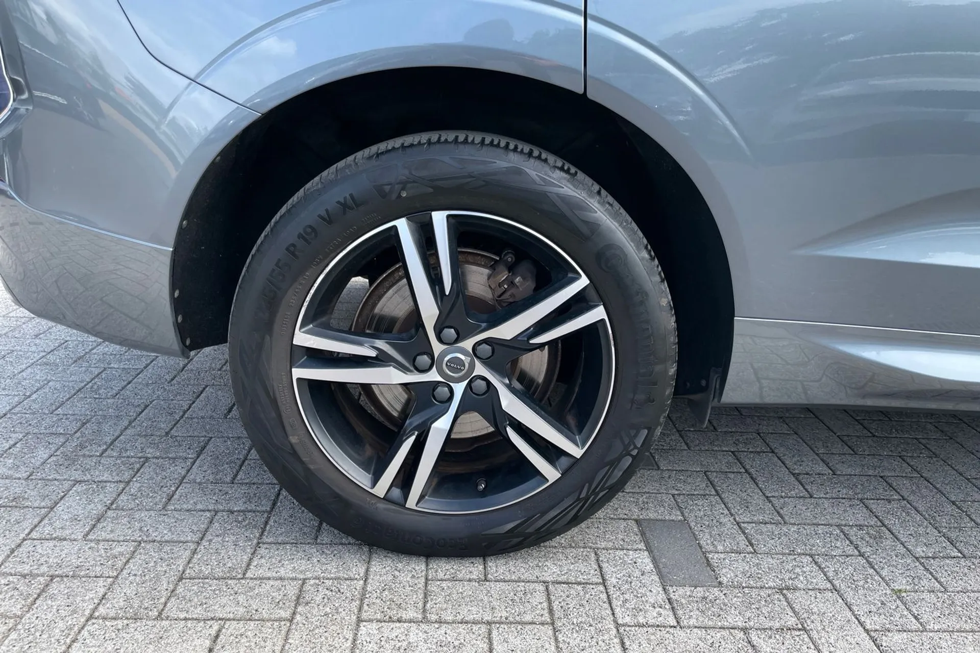 Volvo XC60 thumbnail image number 13