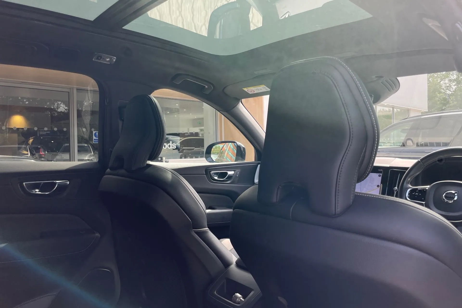 Volvo XC60 thumbnail image number 23