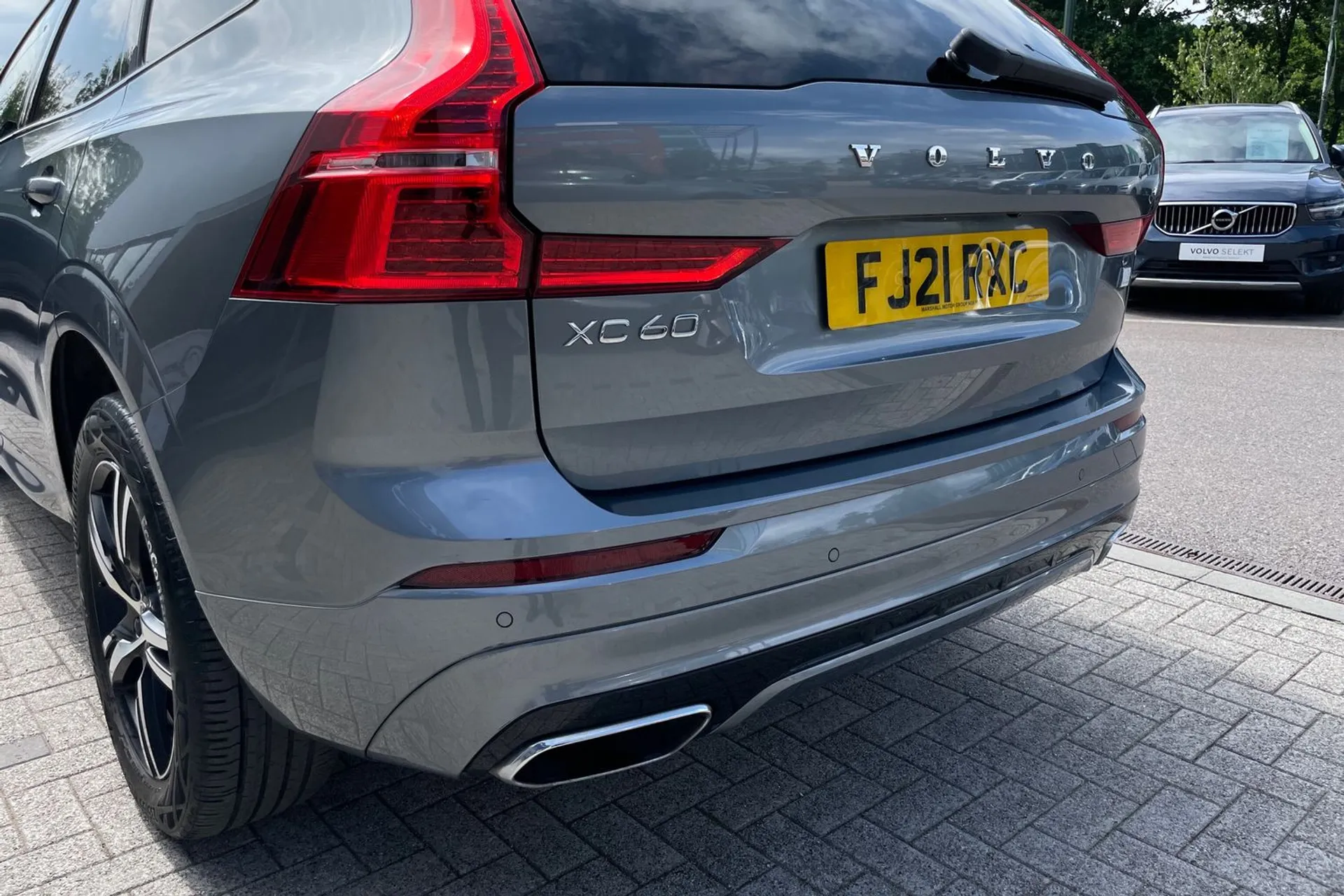 Volvo XC60 thumbnail image number 17