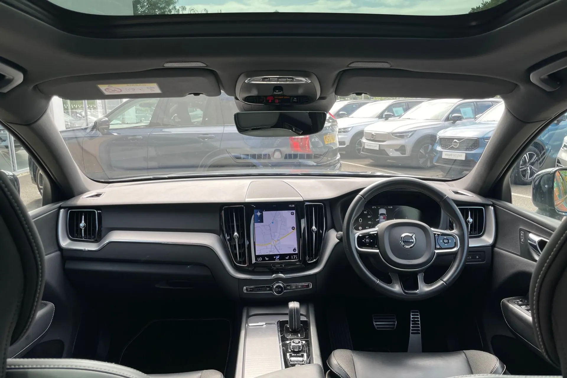 Volvo XC60 thumbnail image number 3