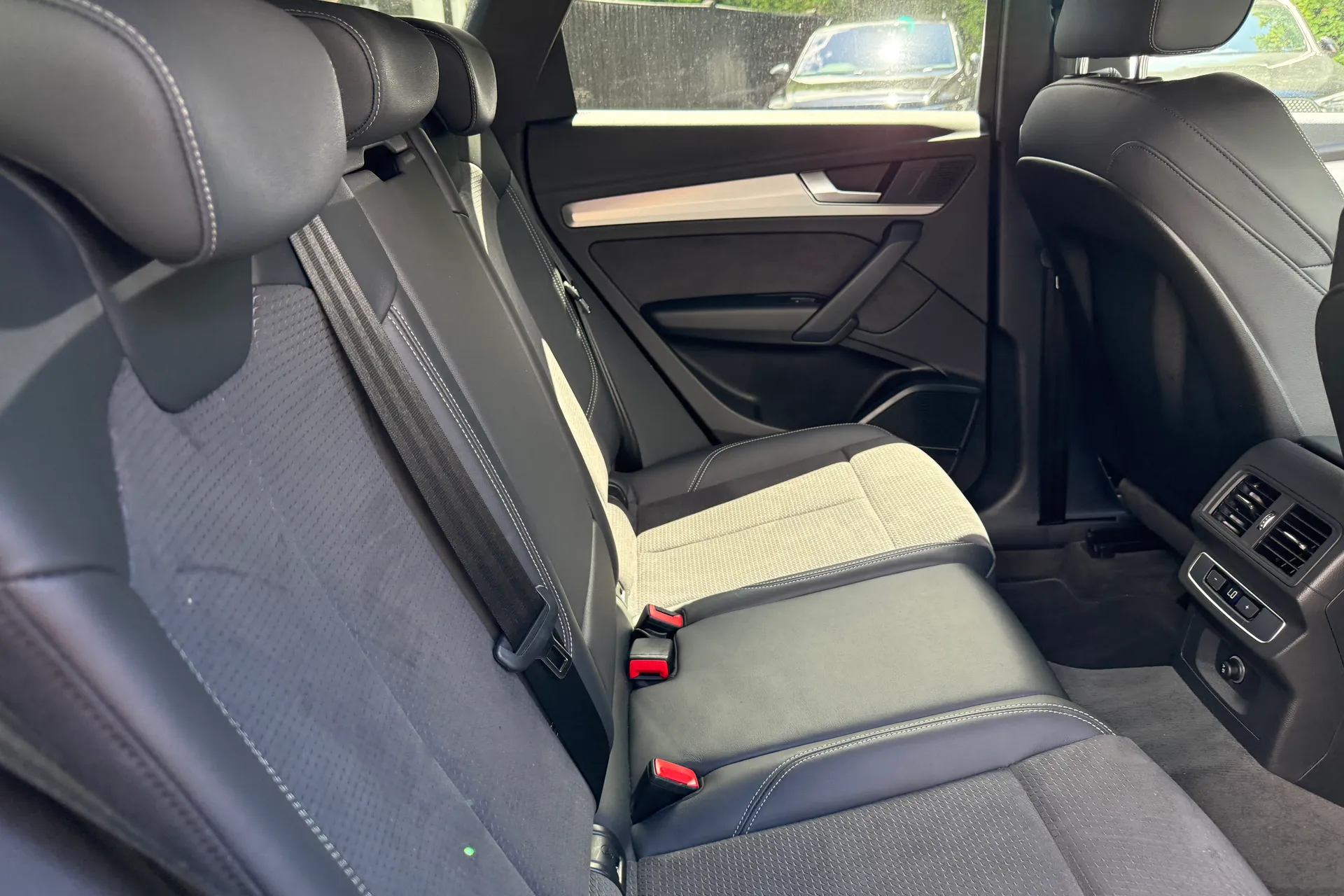 Audi Q5 thumbnail image number 37