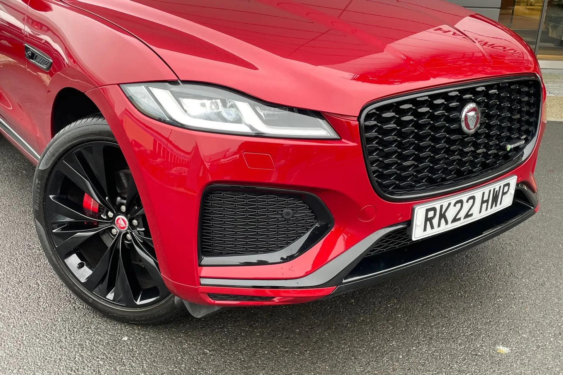 Jaguar F-PACE thumbnail image number 17